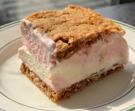 Strawberry Ice Cream Oatmeal Cream Pie Sandwiches
